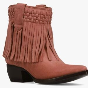 Frye Women's Sacha Short Fringe Bootie, Rose Cake - 8:5